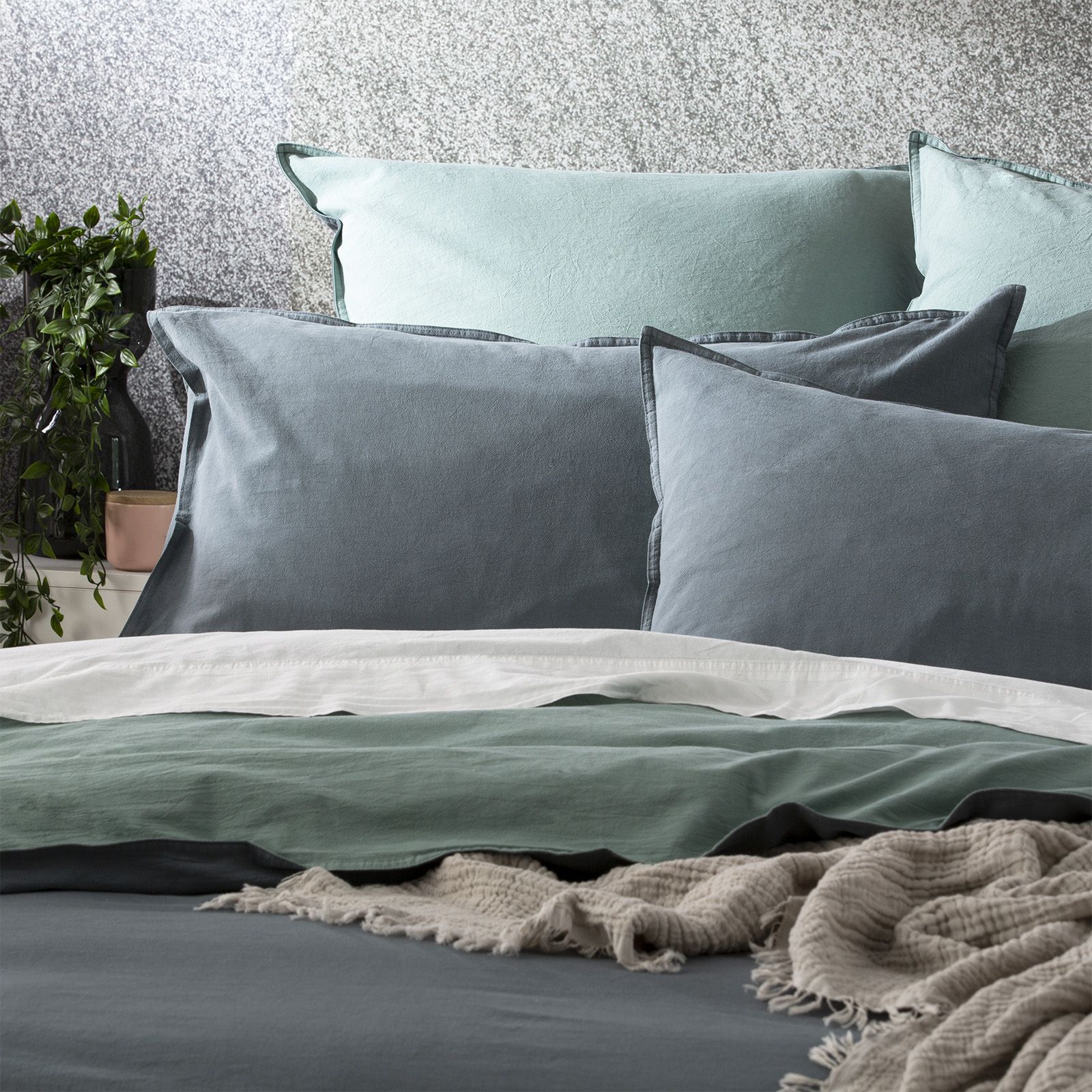 Vintage Stone Washed Reversible Quilt Cover Set QUEEN
