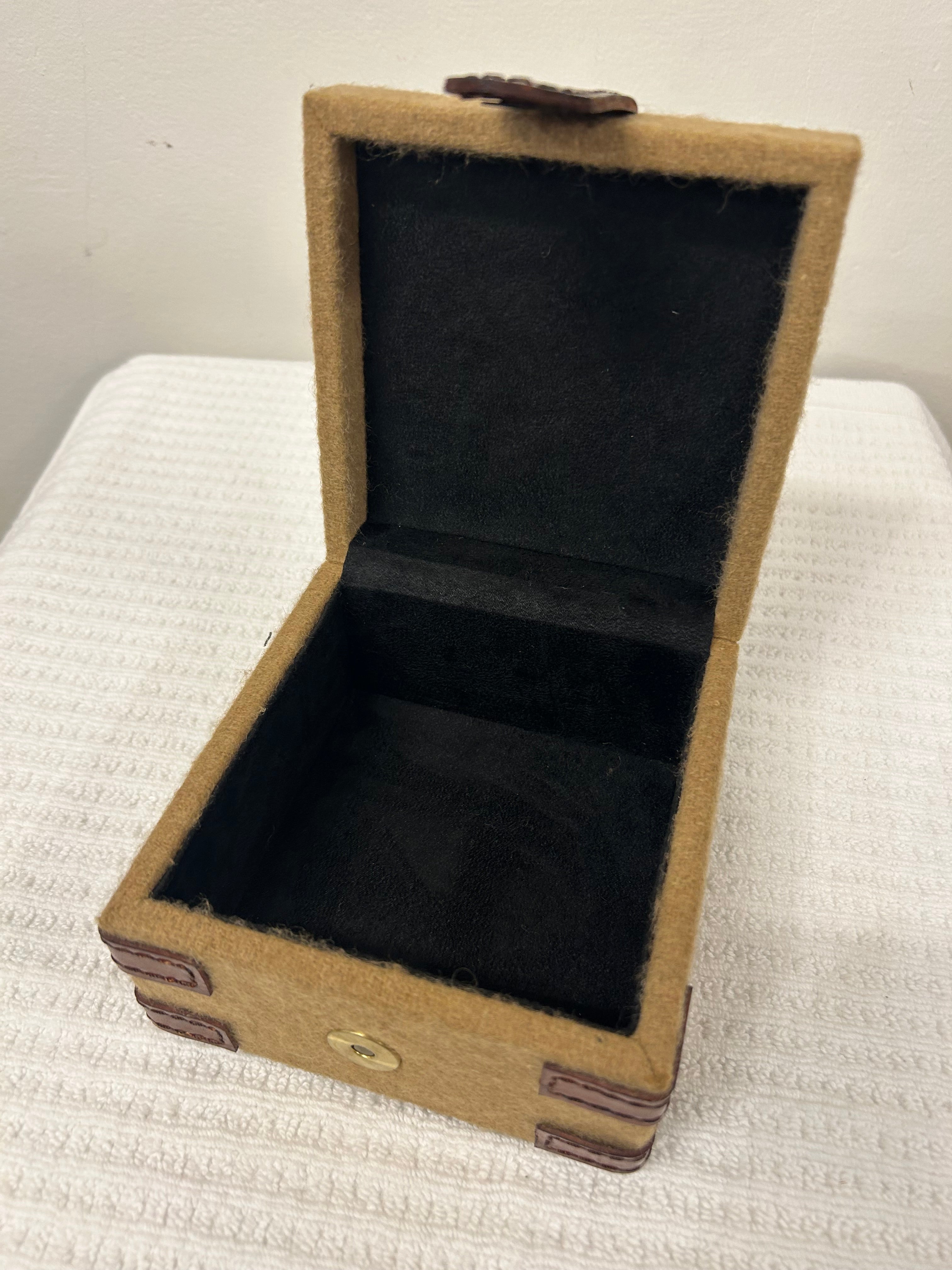 Fergus Gentleman's Felt Box