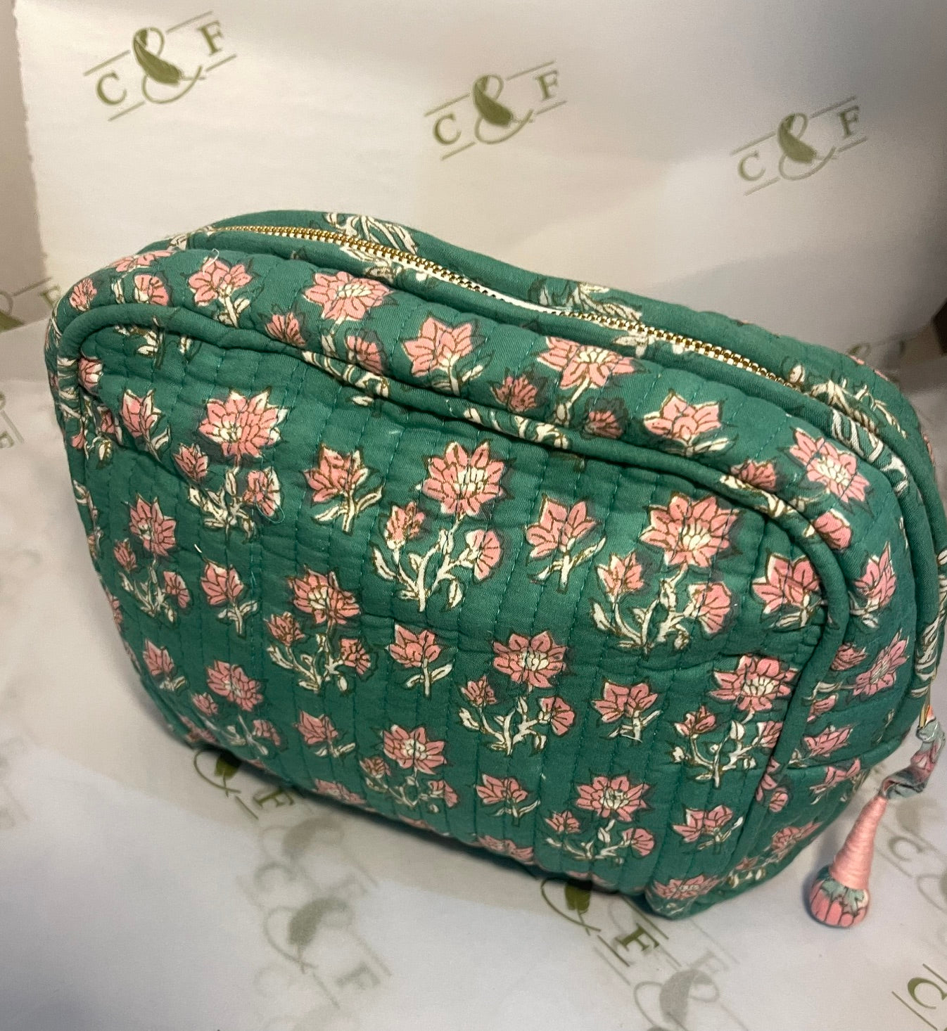 Washbag Piped Medium