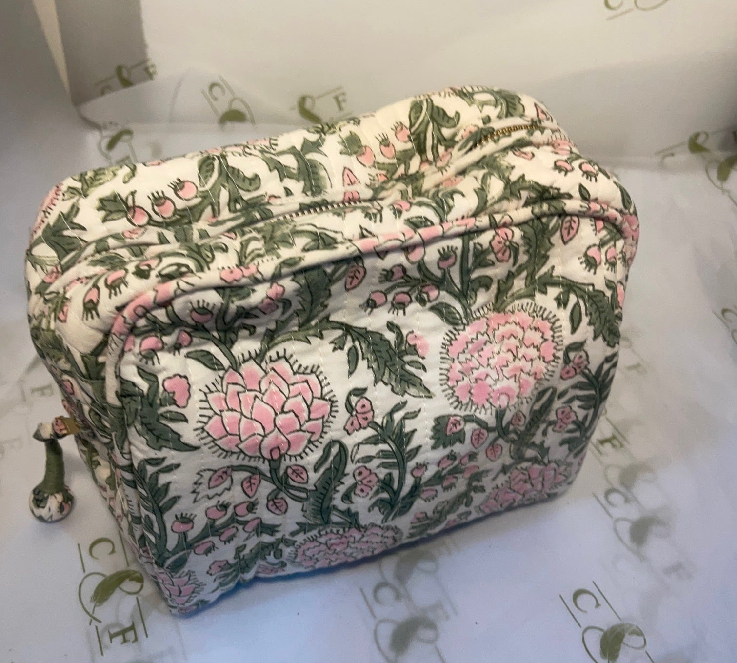 Washbag Piped Medium