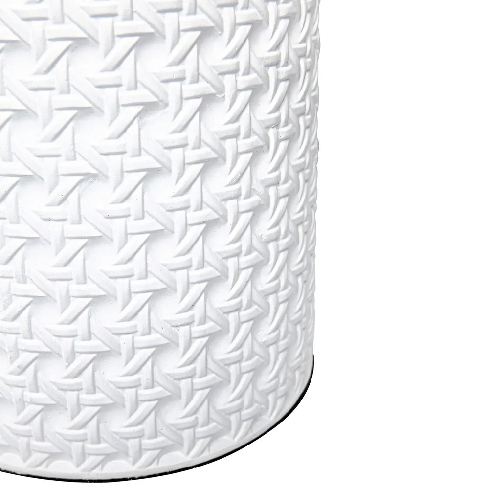 detail of white rattan base