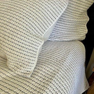 Ami Bedspread King  White/Charcoal