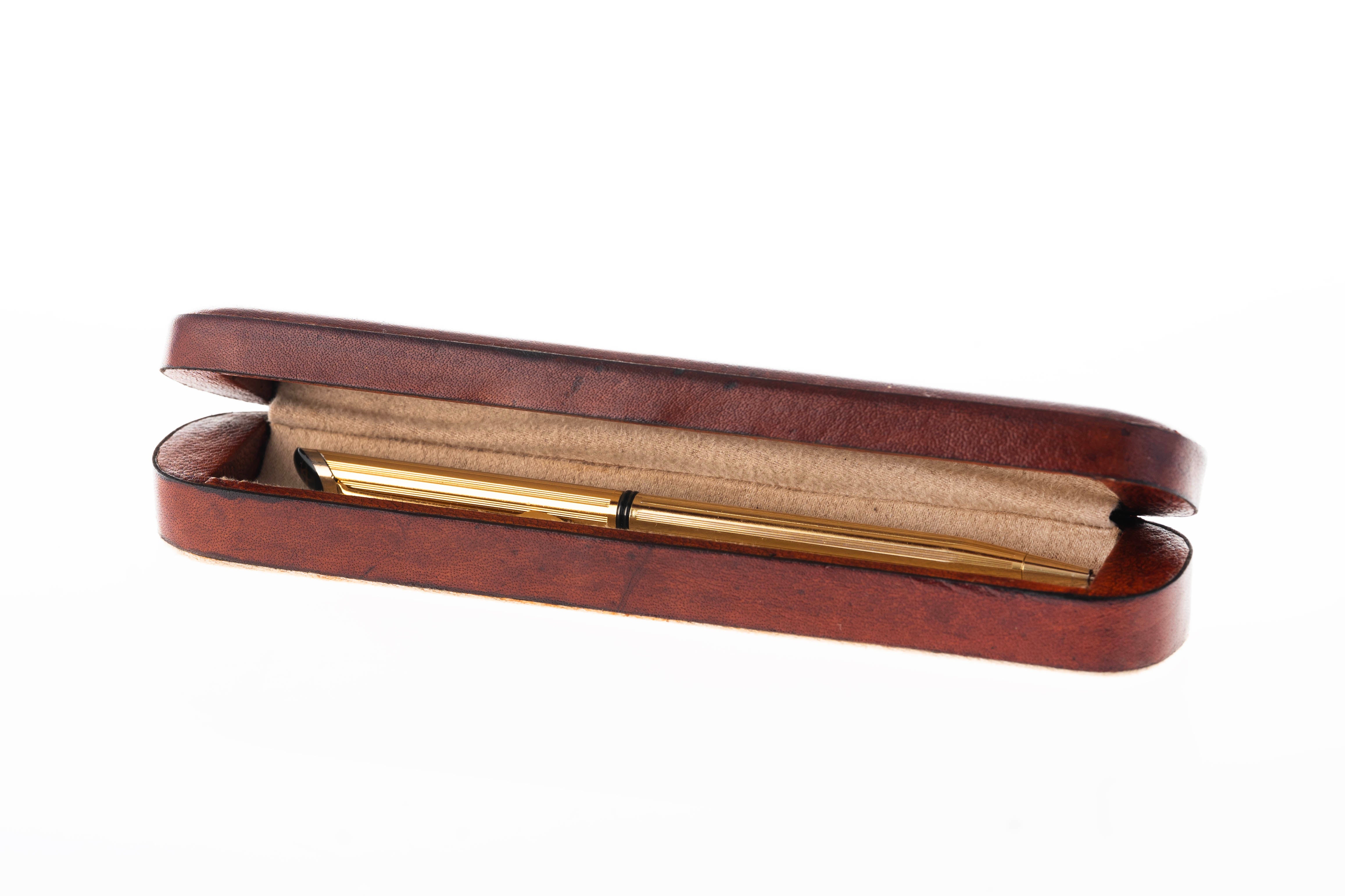 Leather pen holder