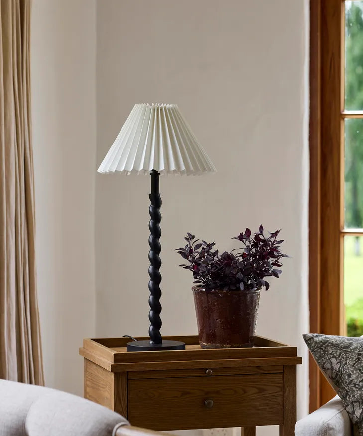Twisted black lamp base