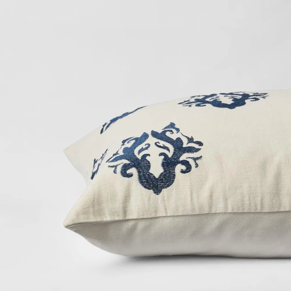 Cushion Bluebird 60x40